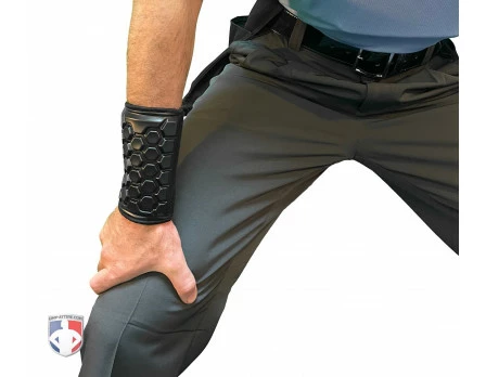 McDavid Hex High Impact Wrist Guard 3 McDavid Hex High Impact Wrist Guard - Image 3